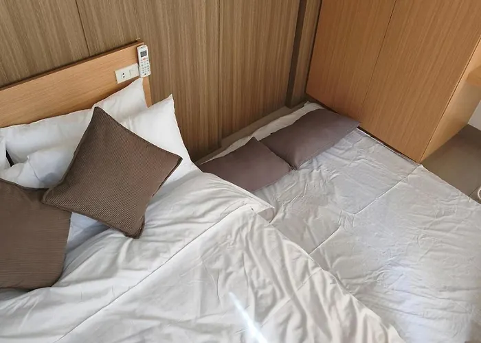 Near Moa & Naia - For 6, Wi-fi, Ps4, Netflix Manille