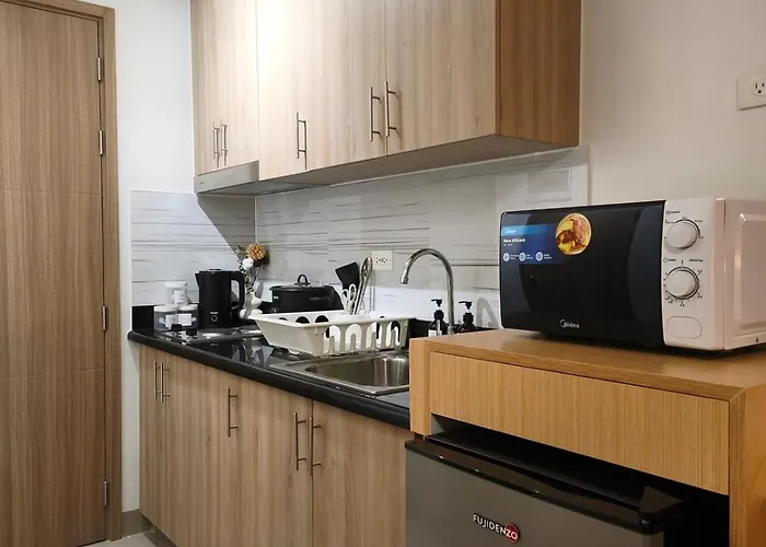 Near Moa & Naia - For 6, Wi-fi, Ps4, Netflix Manille