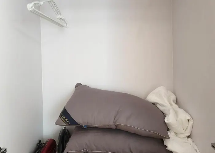 Near Moa & Naia - For 6, Wi-fi, Ps4, Netflix Manille